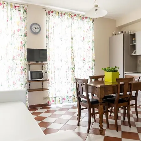 Appartamento Rocca - Cav La Casa Di Rosa Monforte dʼAlba