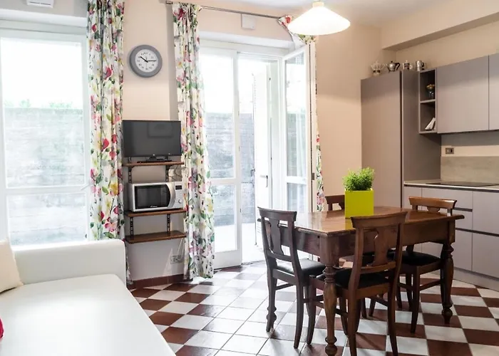 Rocca - Cav La Casa Di Rosa